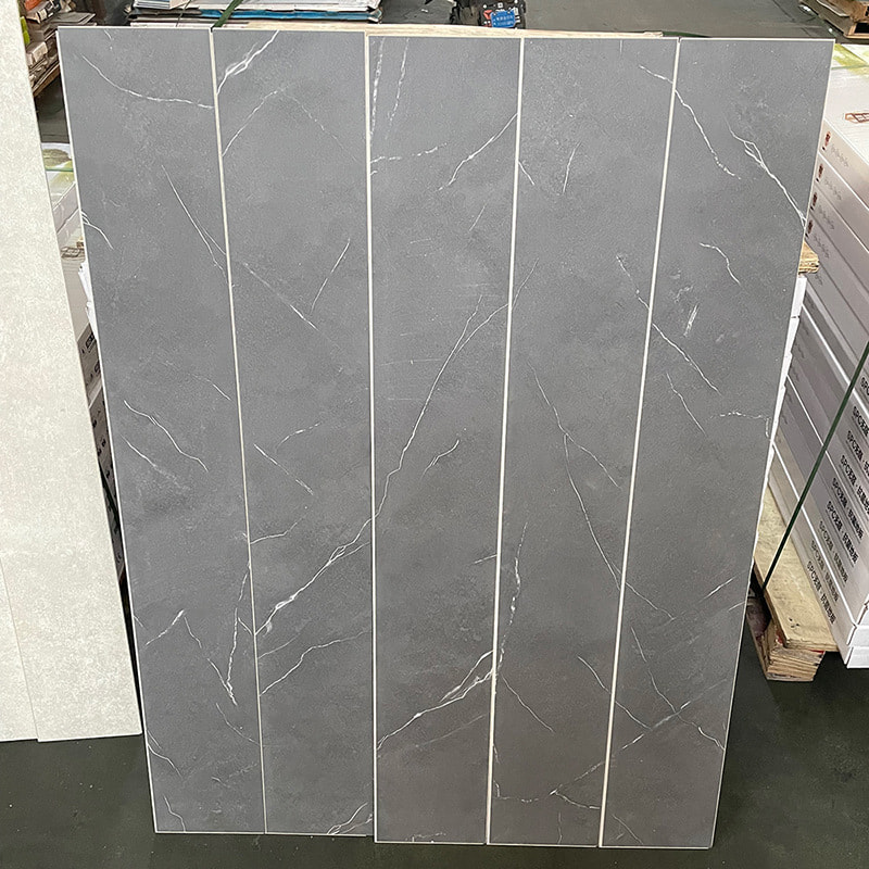 Hvid og sort marmor trækorn stiv kerne interlock kliklås Vinylplankegulv Piso PVC Interiør Click Piso SPC Gulvbelægning